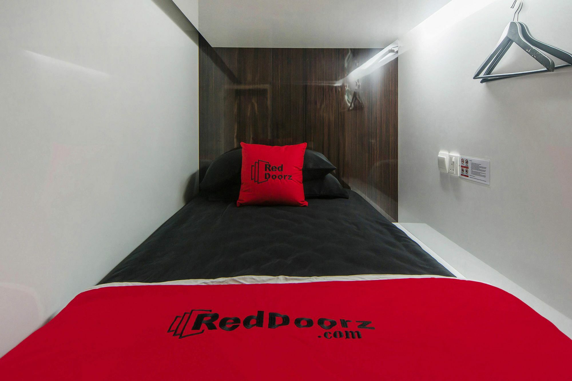 Check-Inn At Little India Singapore Bagian luar foto
